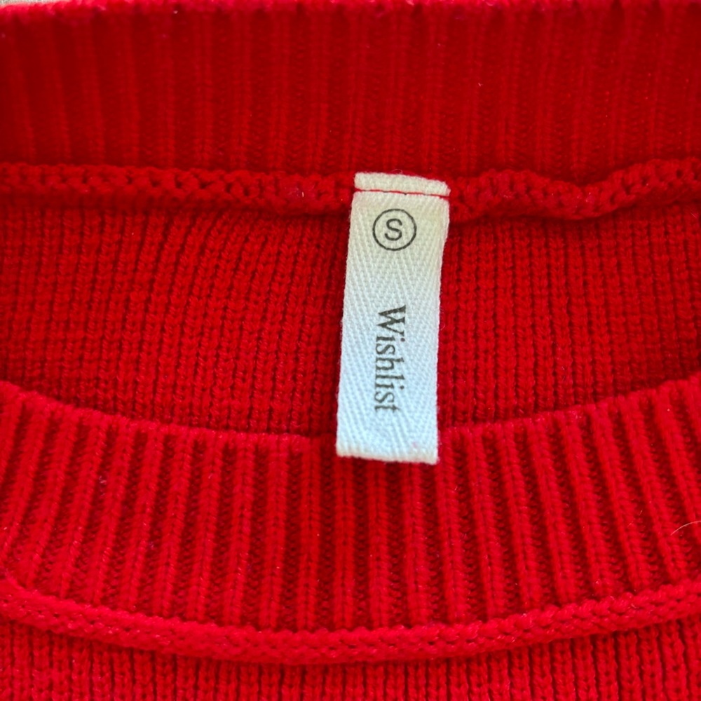 Red sweater - Picture 2 of 5